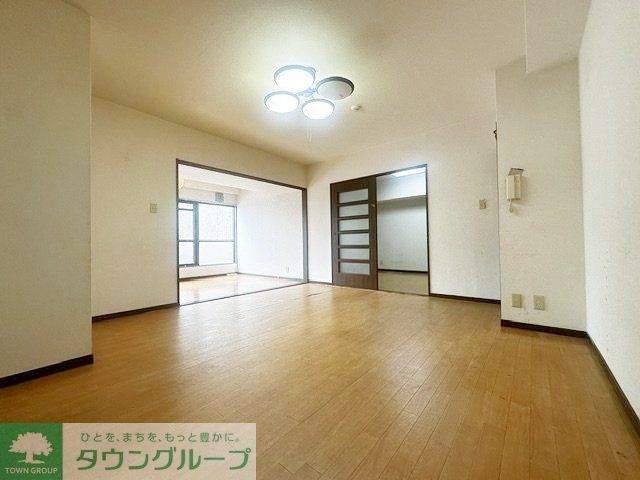 メルヴェーユ大泉学園の居間写真