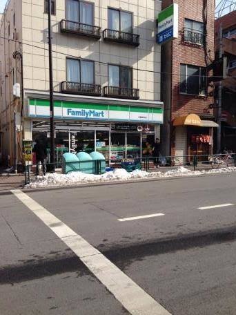 コンビニ　ファミリーマート加藤根岸店（コンビニ）まで143m