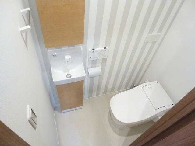 トイレ　※同間取り別部屋参考写真（募集部屋は中部屋になります）