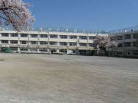 小学校　世田谷区立弦巻小学校（小学校）まで435m