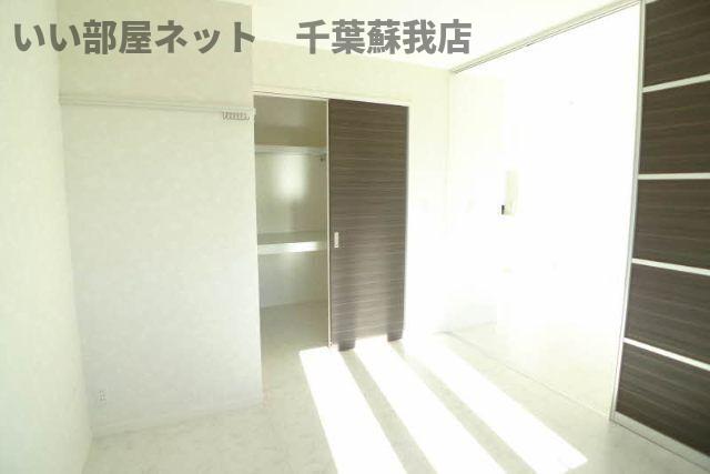 その他部屋・スペース　広くて明るい寝室