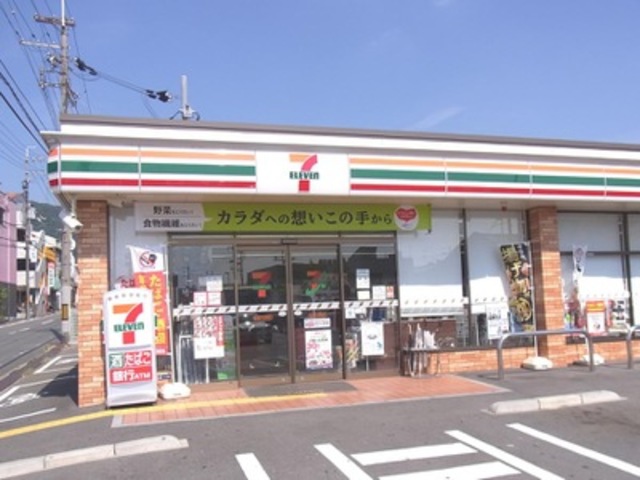 コンビニ　セブンイレブン東大阪下六万寺町店（コンビニ）まで469m