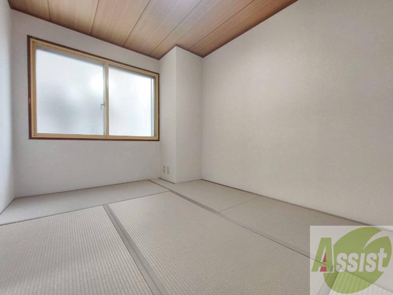 その他部屋・スペース　こちらのお部屋は光が差し込む、温かみのあるお部屋です。