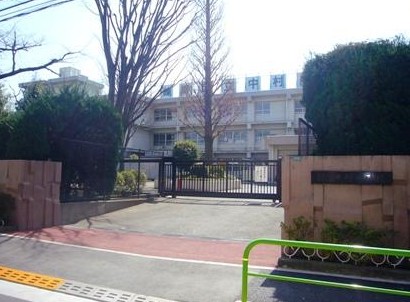 中学校　練馬区立中村中学校（中学校）まで1061m