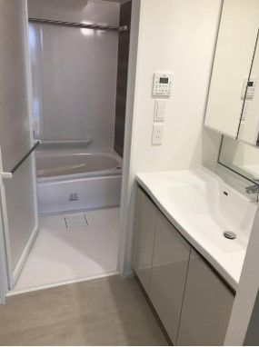 洗面設備　写真は同タイプ住居です。