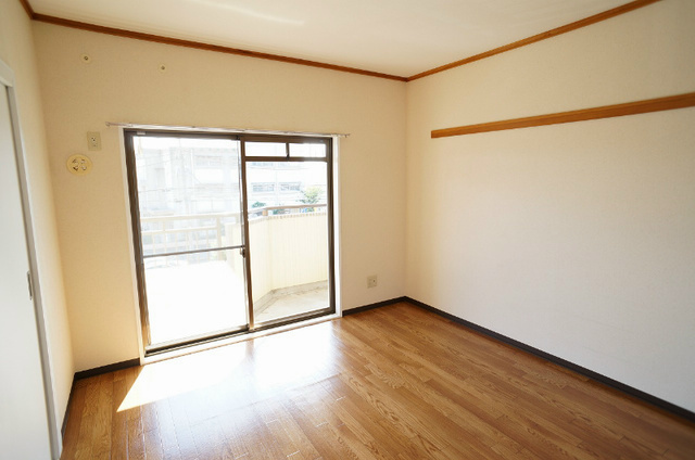 居室・リビング　参考写真（同建物別部屋のものです）