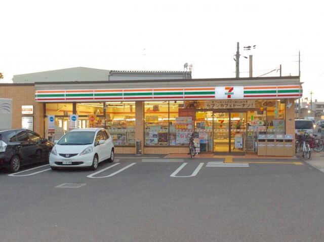 コンビニ　セブンイレブン八尾北久宝寺1丁目店（コンビニ）まで988m