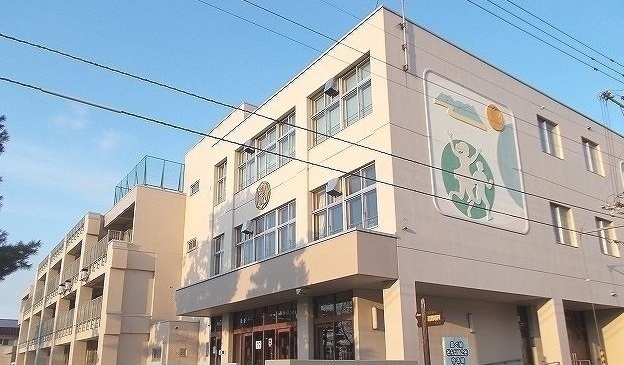 その他　旭川市立知新小学校（その他）まで450m