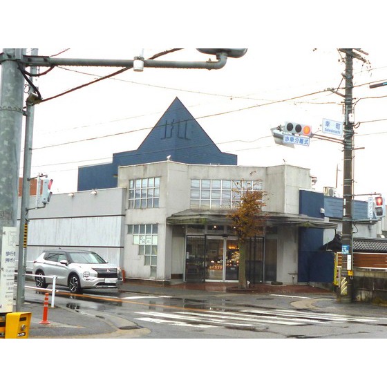 スーパー　イクタフード本店（スーパー）まで189m
