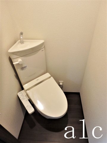 トイレ　ウォッシュレット付きトイレです