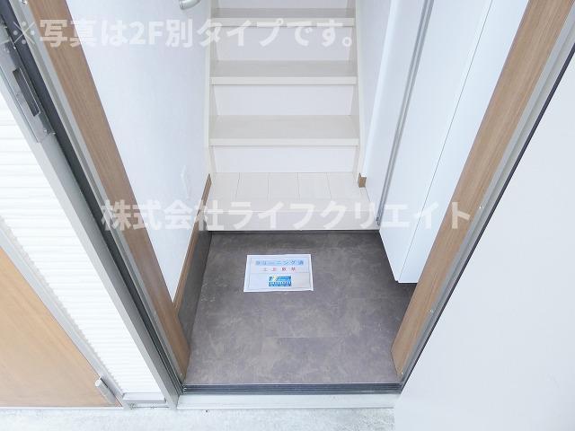 玄関　※写真は2F