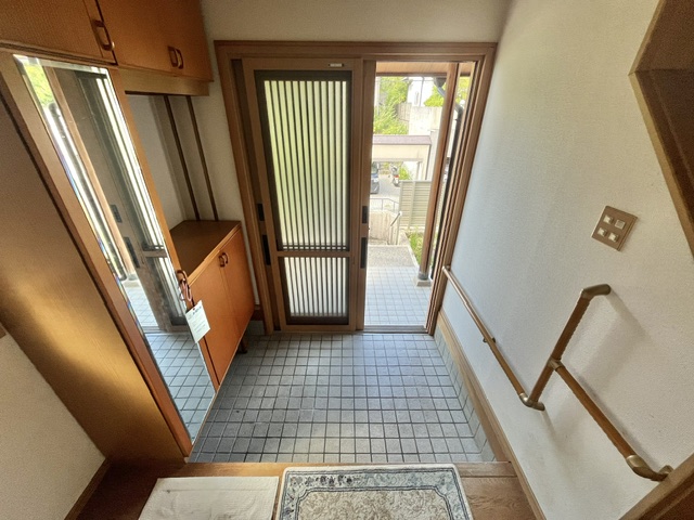美加の台貸家の玄関写真