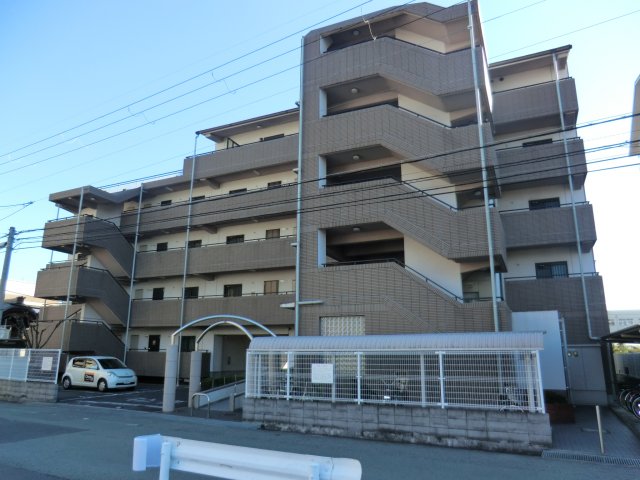建物外観　最寄駅徒歩10分以内！