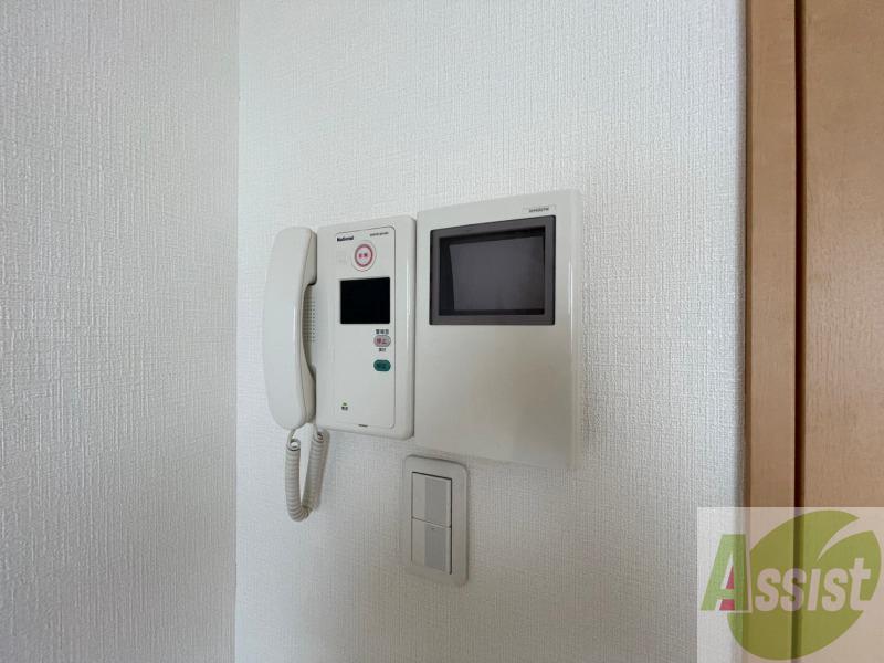 セキュリティ　ＴＶモニター付インターホンです。来客者の顔が見えるので安心！