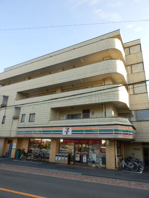 コンビニ　セブンイレブン北戸田駅東口店（コンビニ）まで669m