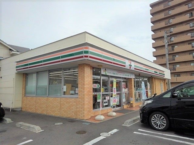 コンビニ　セブンイレブン宇多津町平山店（コンビニ）まで650m