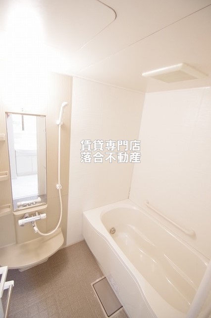 バス・シャワールーム　追い炊き機能付き
