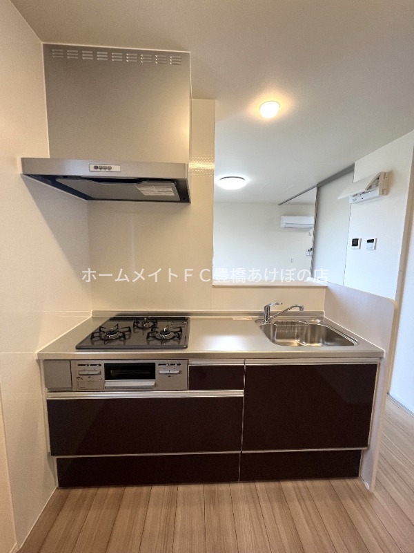 キッチン　同型別部屋写真（反転）