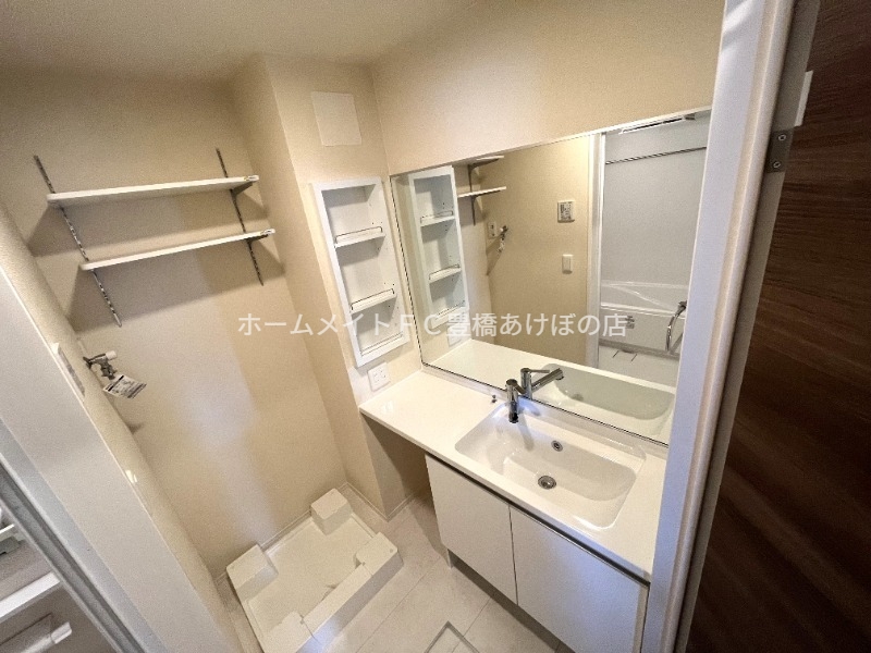 洗面設備　同型別部屋写真（反転）