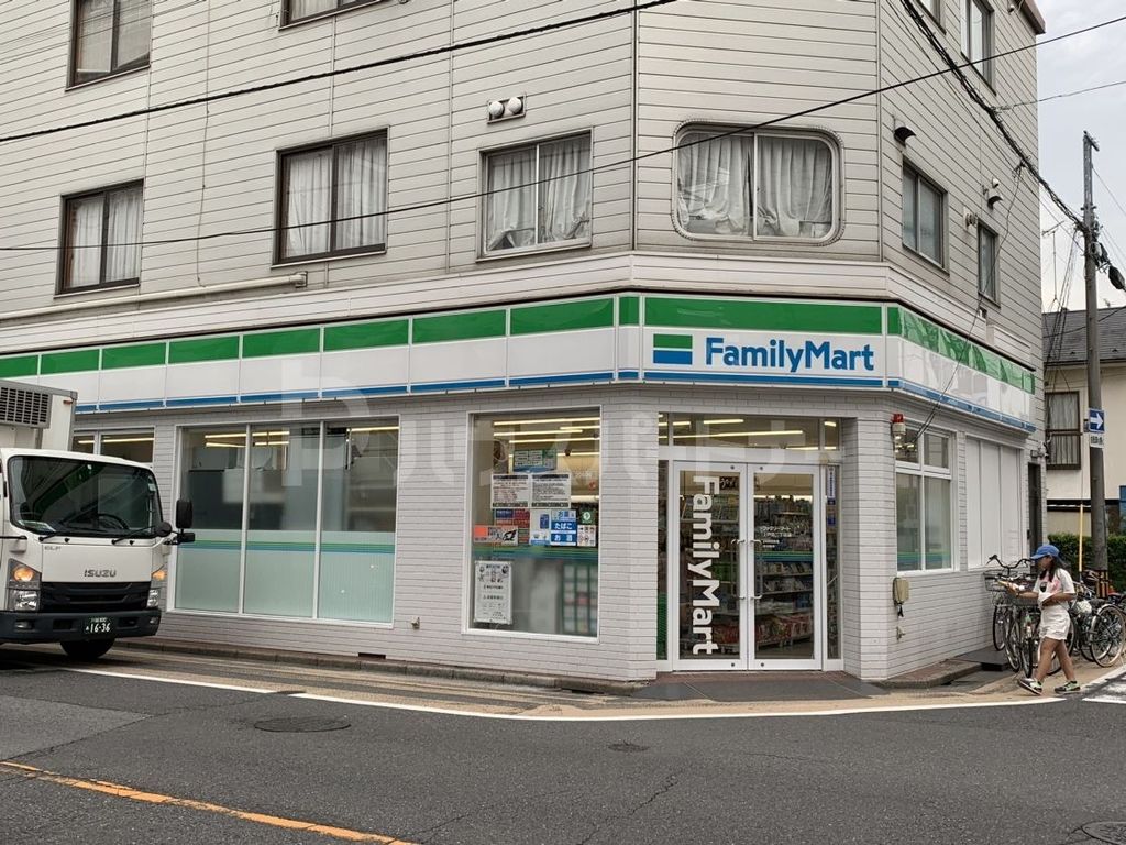 コンビニ　ファミリーマート上戸田二丁目店（コンビニ）まで100m