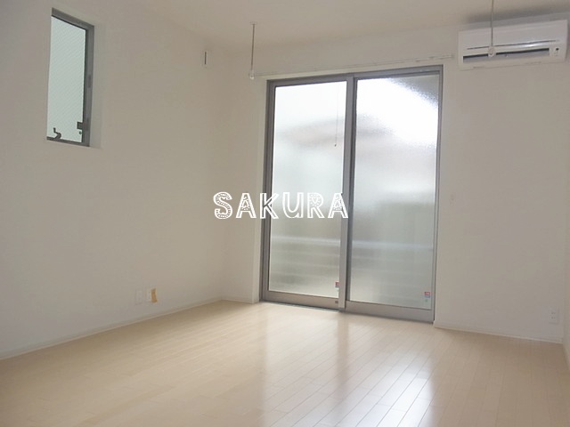 居室・リビング　開放感のあるゆったりとしたお部屋です♪