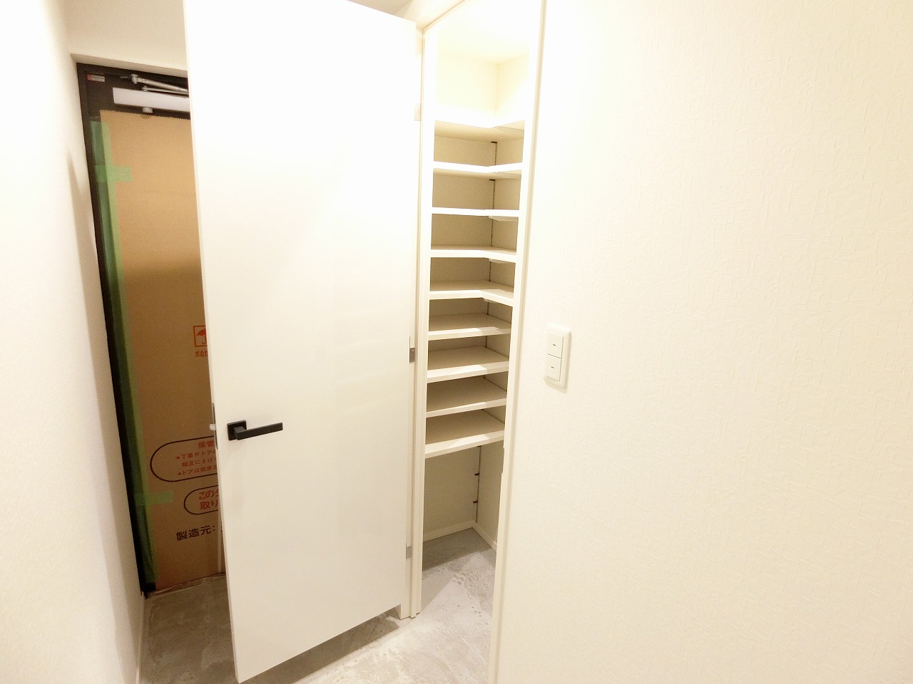 収納　１０２号室の写真です。