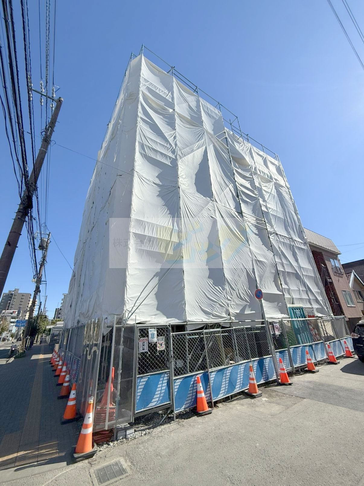 建物外観　エアコン完備で快適な人気の都市ガス使用駅徒歩1分物件です♪