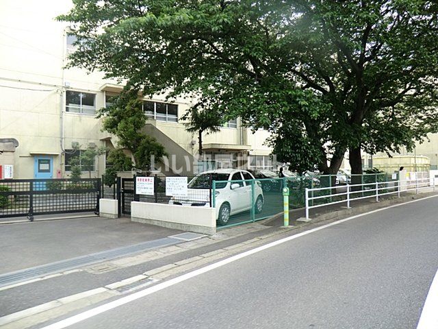 小学校　船橋市立高根台第三小学校（小学校）まで636m