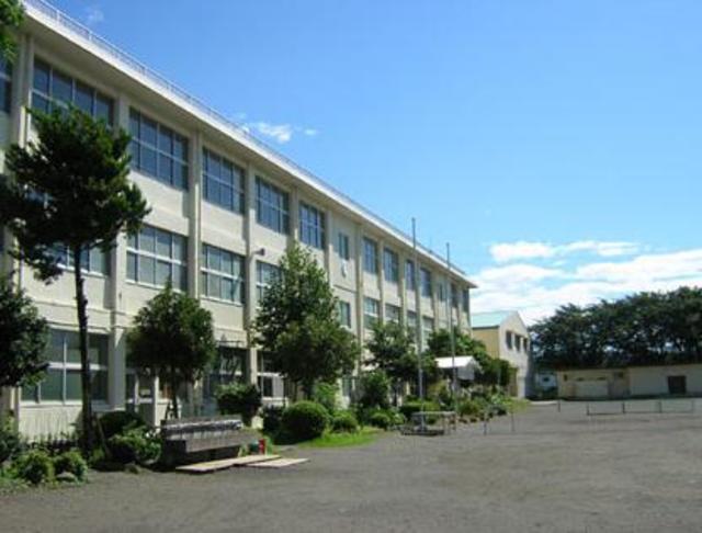 中学校　座間市立西中学校（中学校）まで1761m