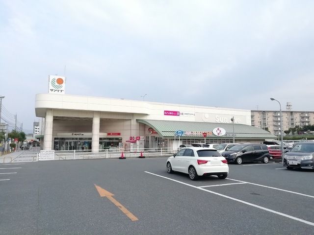 ショッピングセンター　サンリブ（ショッピングセンター）まで700m