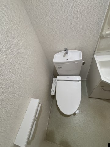 トイレ　※同物件・同タイプの写真です。