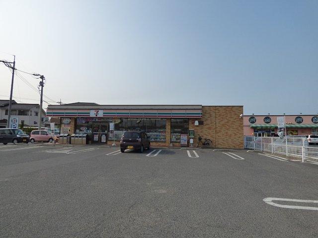 コンビニ　セブンイレブン倉敷西阿知町店（コンビニ）まで879m