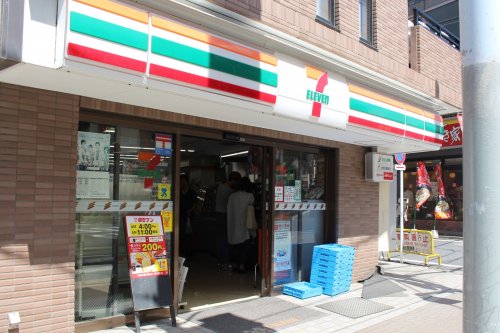 コンビニ　セブンイレブン 世田谷太子堂2丁目店（コンビニ）まで425m