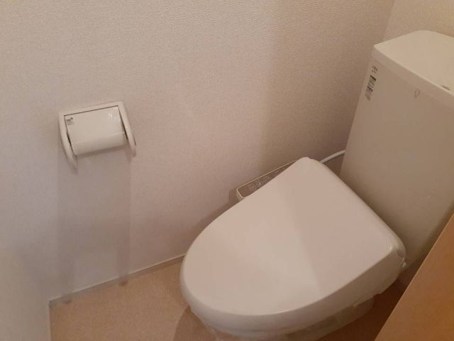 プレリュード北花田のトイレ写真