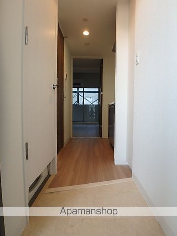 地下鉄御堂筋線 中津駅 徒歩3分 10階建 築11年の玄関写真