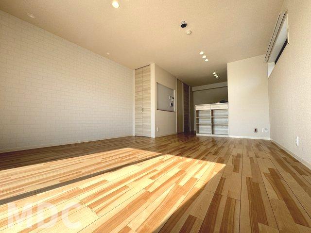 ＪＲ徳島線 蔵本駅 徒歩6分 3階建 築5年の居間写真