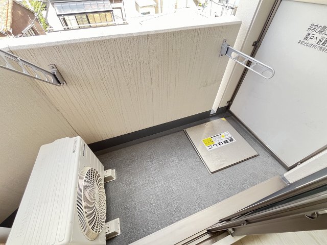 バルコニー　開放的で明るい空間を演出してくれるバルコニーです