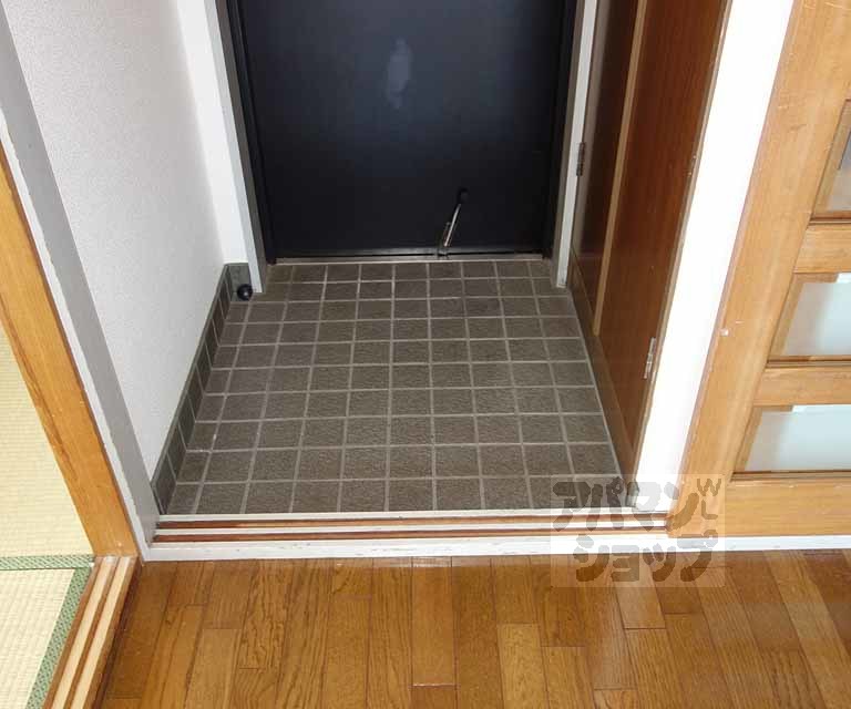 エクセレンス飛鳥の玄関写真