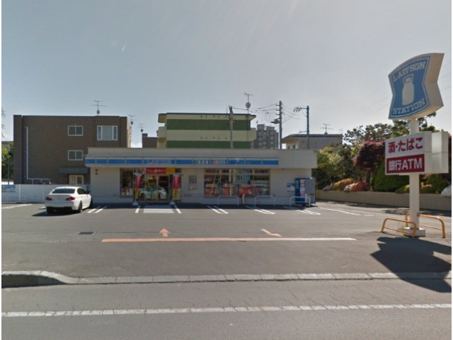 コンビニ　ローソン札幌美園8条七丁目店（コンビニ）まで110m