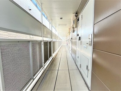 その他　屋根付き廊下で雨の日も安心です！
