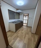 庭付きリノベーション一戸建のキッチン写真