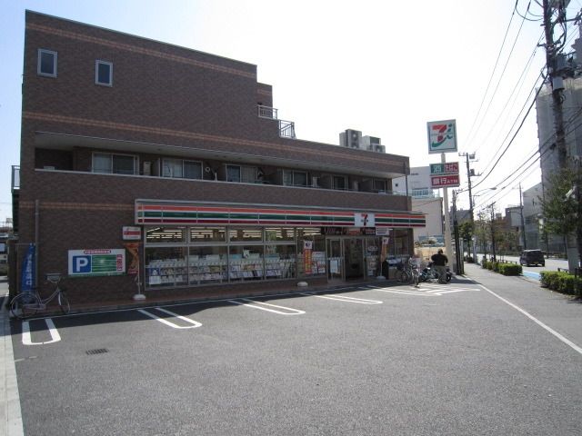 コンビニ　セブンイレブン（コンビニ）まで300m