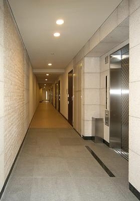 その他共有部分　セキュリティとプライバシーを重視した内廊下