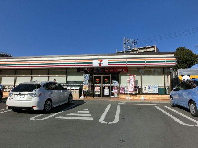 コンビニ　セブンイレブン（コンビニ）まで390m