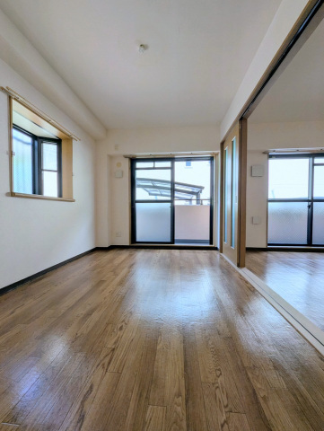 その他部屋・スペース　出窓付きで明るいお部屋