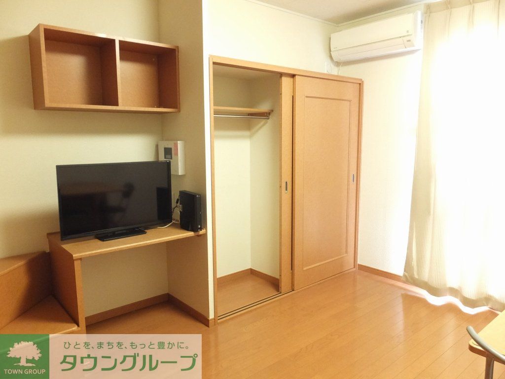 その他部屋・スペース　ポール付きのクローゼットなら大切なお洋服もシワになりません。