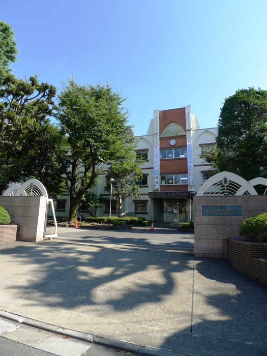 高校・高専　浦和第一女子高等学校（高校・高専）まで520m