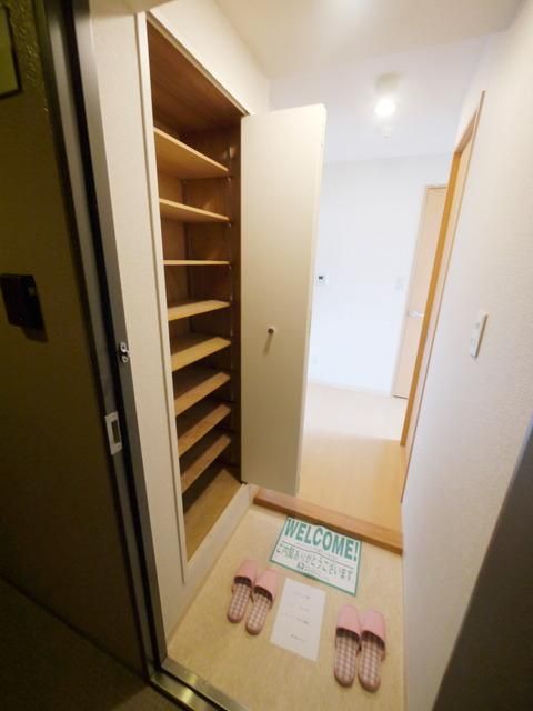 ＪＲ京浜東北線 赤羽駅 徒歩14分 10階建 築19年の玄関写真