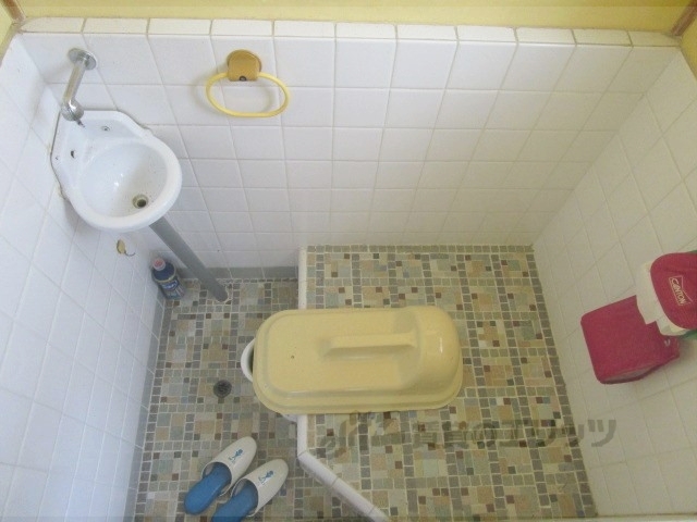 ＪＲ湖西線 和邇駅 徒歩15分 1階建 築49年のトイレ写真