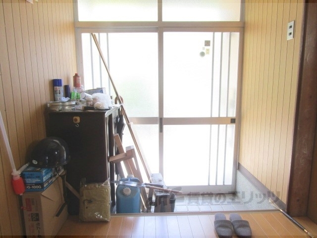 ＪＲ湖西線 和邇駅 徒歩15分 1階建 築49年の玄関写真